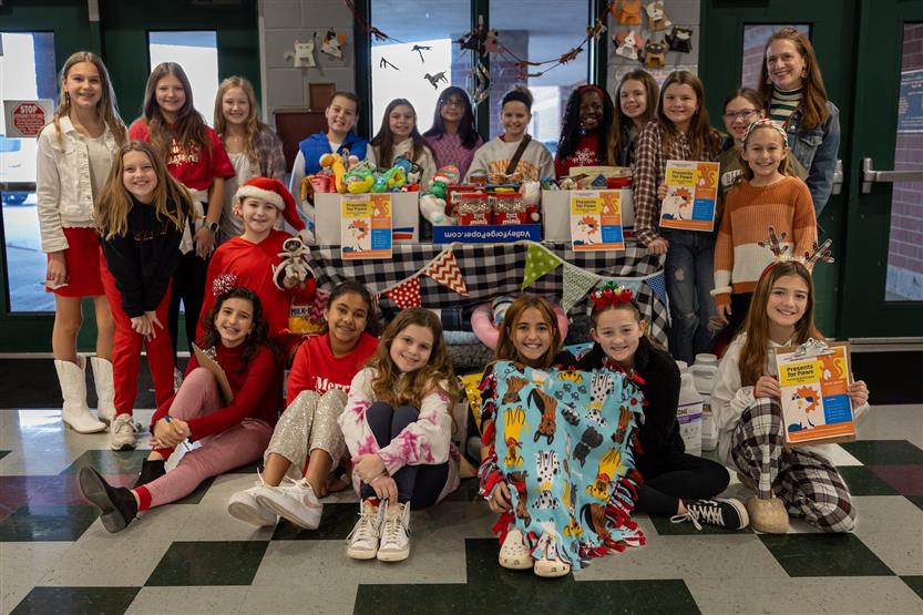 Students make donations for animal shelter
